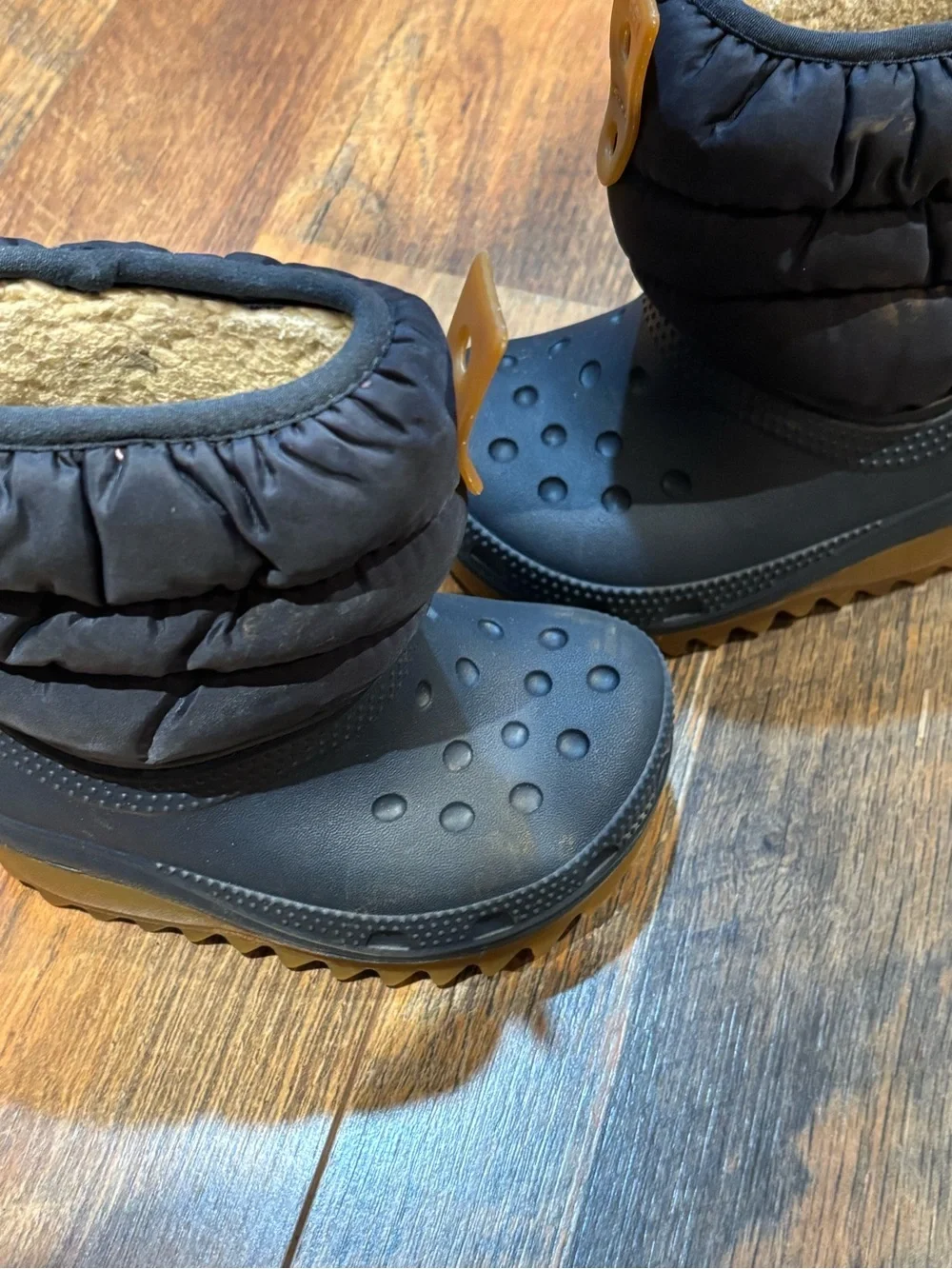 Crocs Sherpa lined snow boots toddler size C6
